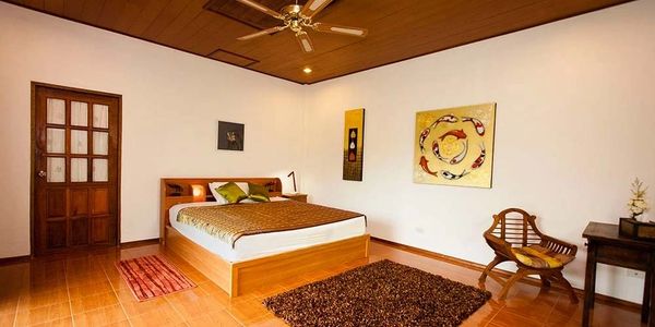 Private en-suite chalet